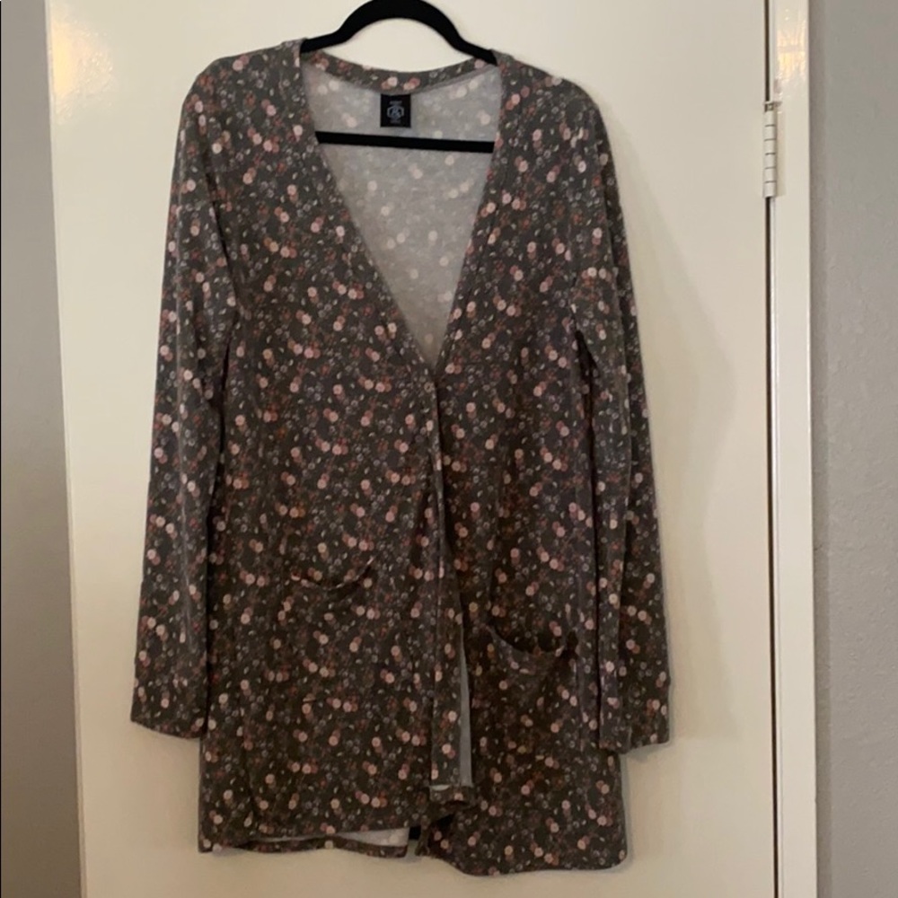 Grey floral Agnes & Dora boyfriend cardigan